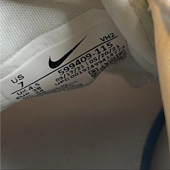 Nike - Picture 5 of 6